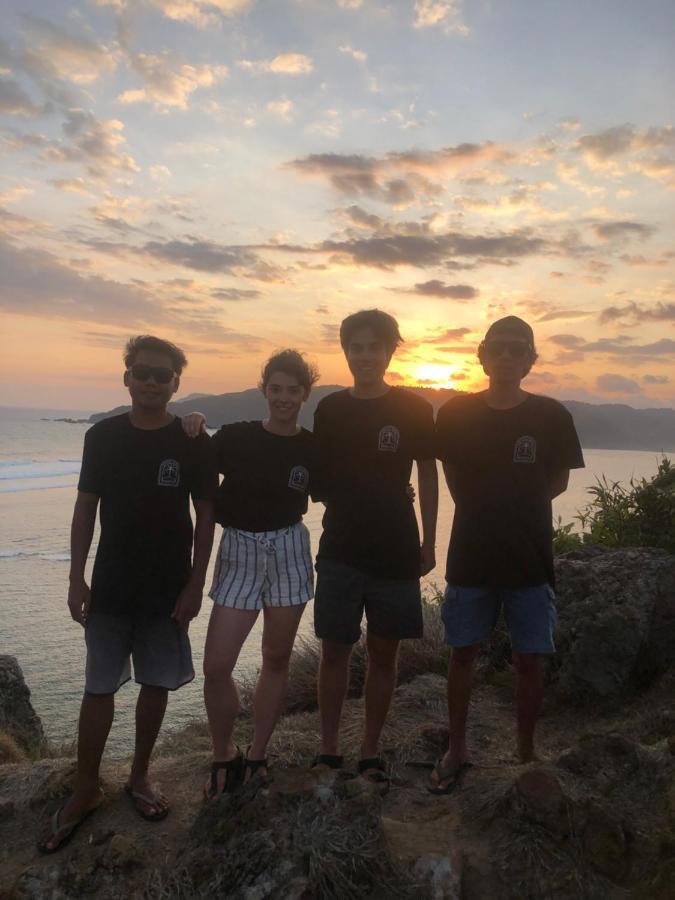 Tropical Sunday Bungalow - Surf And Stay Selong Belanak Exterior foto